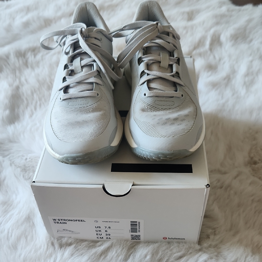 lululemon athletica Women's Light Gray Athletic Trainers